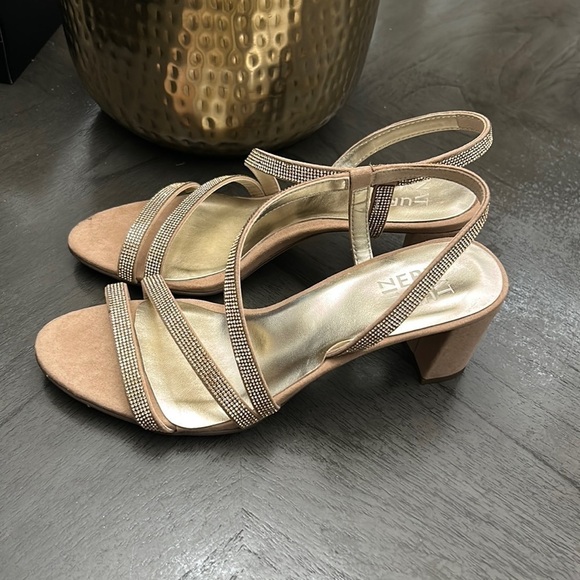 NATURALIZER Vanessa Strappy Sandals - Picture 7 of 13